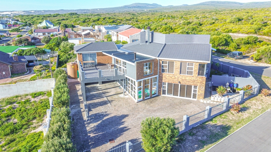 4 Bedroom Property for Sale in De Kelders Western Cape